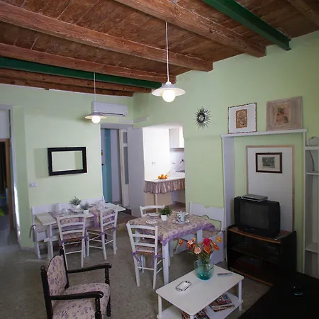 Guest house Sassari-in 3*